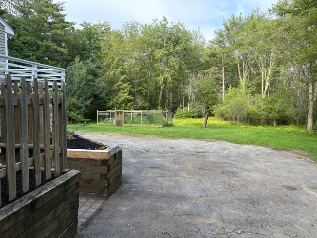 Building Photo - 20 Gee Rd