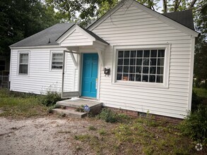 Building Photo - 1405 Catalpa St