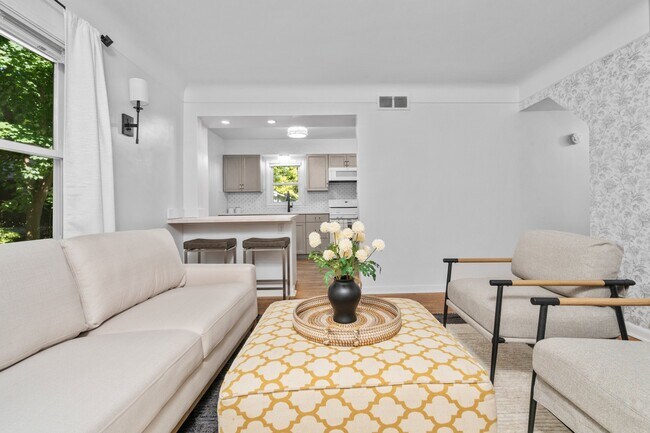 Foto del edificio - 3404 N Dixboro Rd