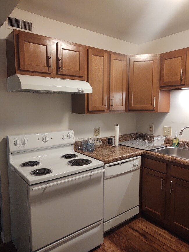 Kingsgate Village 7897 Cox Rd West Chester, OH Apartments for Rent