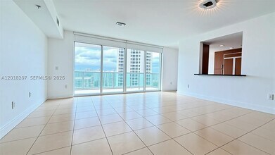 Building Photo - 19400 Turnberry Way