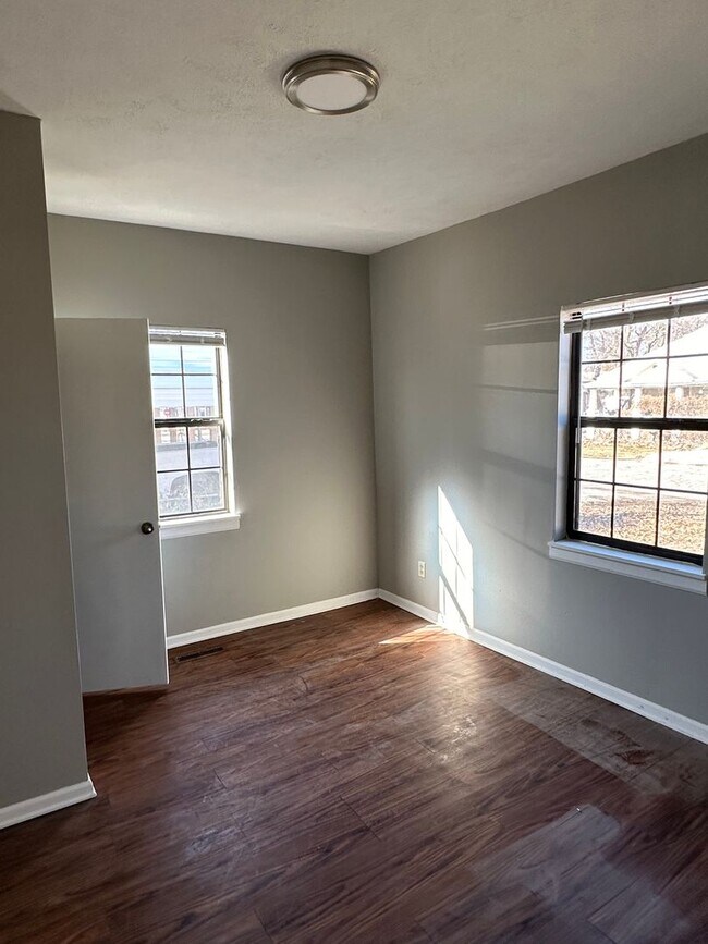 Building Photo - Newly remodeled 2 bedroom 1 bath house!