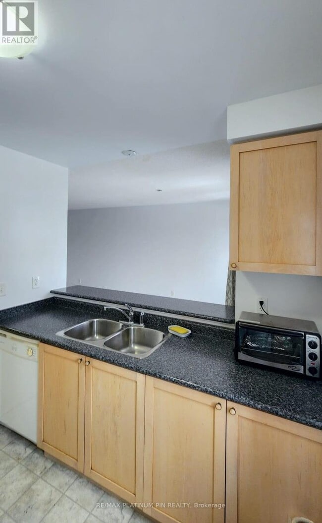 Building Photo - 3165 Stornoway Cir