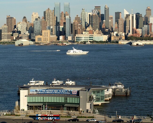 Foto del edificio - Edgewater Harbor Luxury Rentals