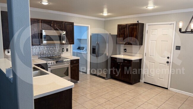 Foto del edificio - 476 Eisenhower Ln