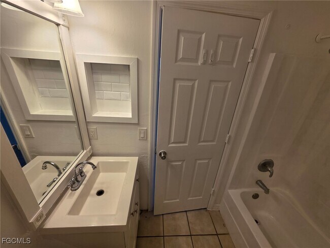 Foto del edificio - 1248 Columbus Blvd