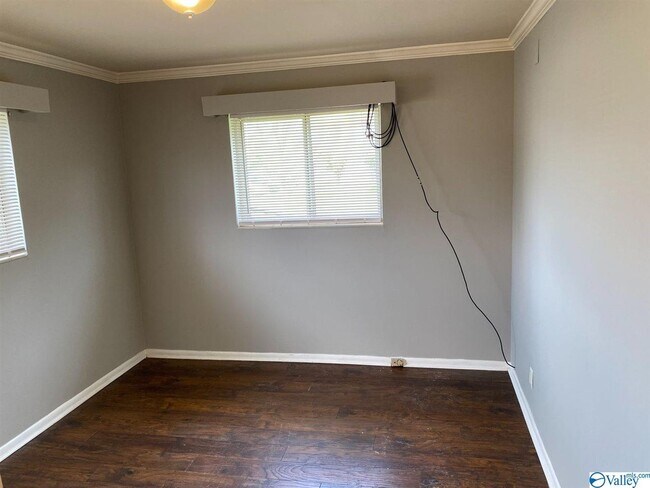 Foto del edificio - 2216 N Memorial Pkwy