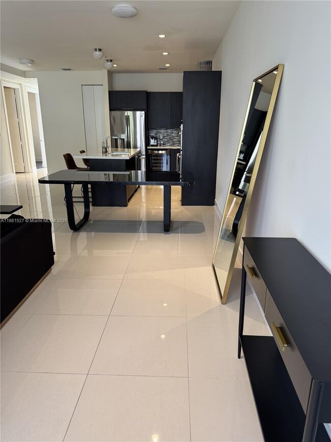 Foto del edificio - 6310 NW 103rd Pl