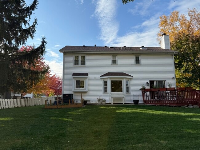 Building Photo - 284 Washo Dr