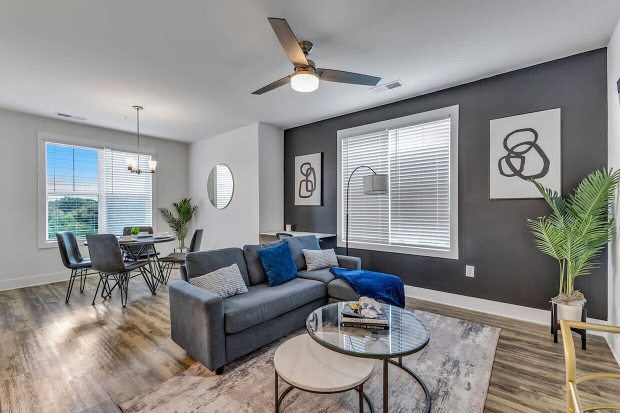 Foto principal - 928 S Miami Blvd