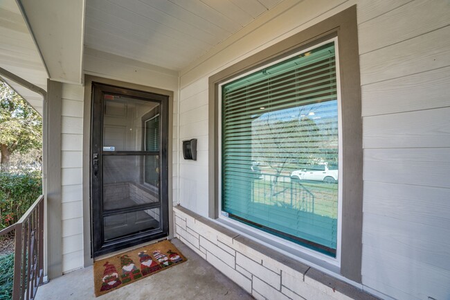 Foto del edificio - Charming 3 Bedroom in Alamo Heights