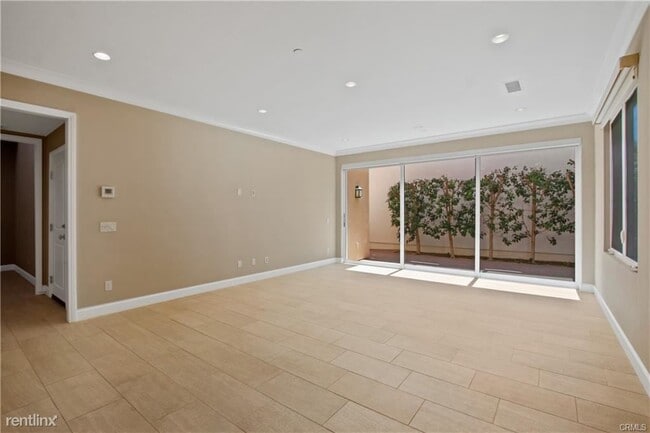 Building Photo - 3 br, 3 bath Condo - 126 Mustang