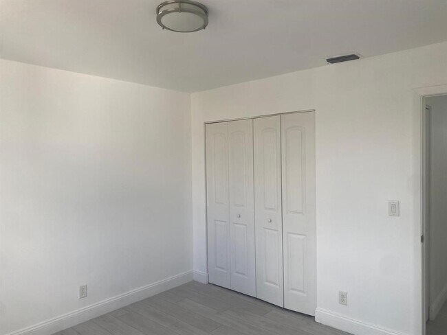 Foto del edificio - 3749 NW 107th Way