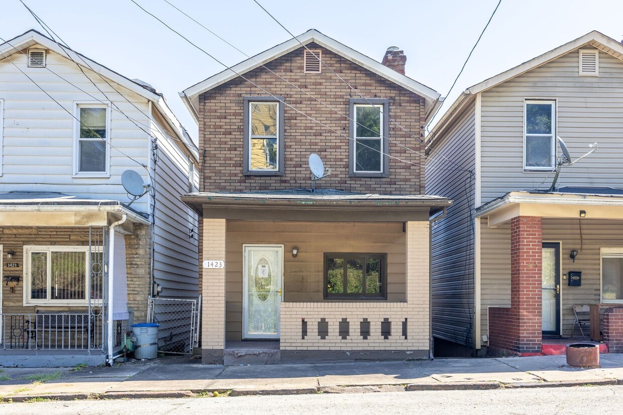 Primary Photo - 1423 Ridge Ave