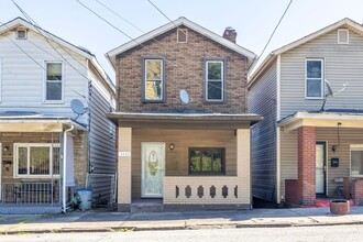 Building Photo - 1423 Ridge Ave