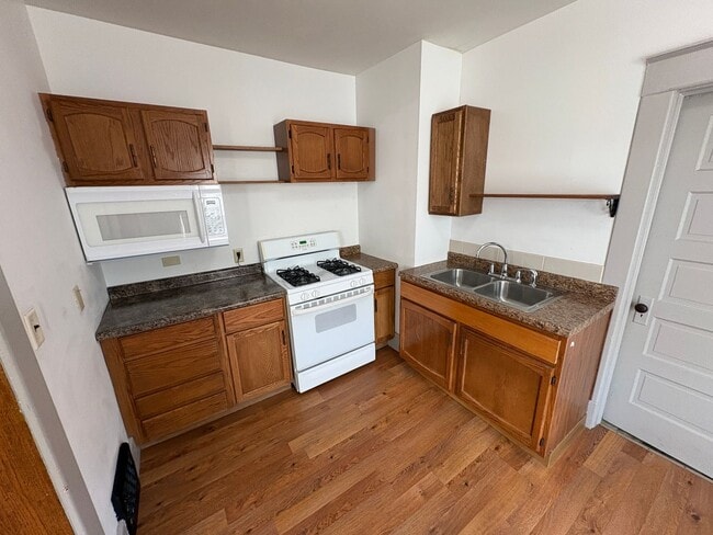 Foto del edificio - 1234 Goodhue Blvd