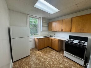 Building Photo - 5526 Howe St
