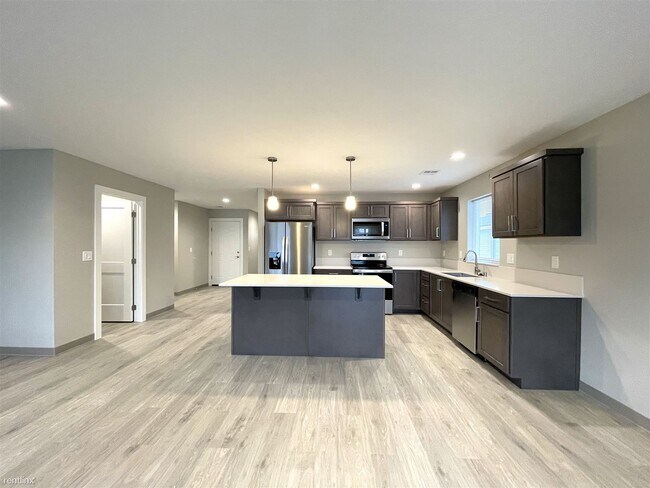 Foto del edificio - 3 br, 2 bath Duplex - 1222 North Coach Drive