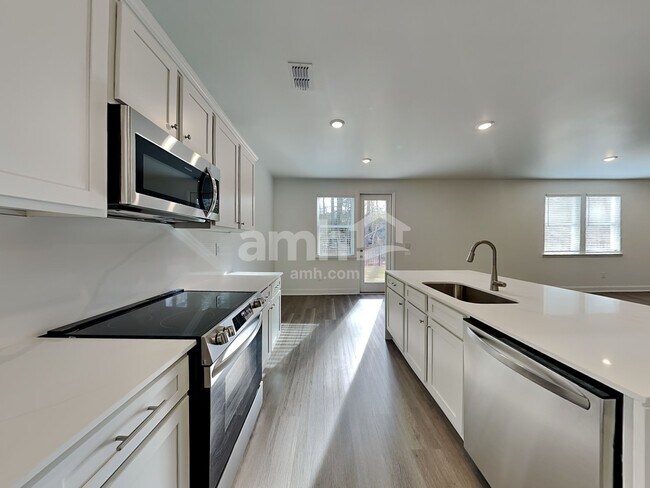 Building Photo - 1559 Aquamarine Dr