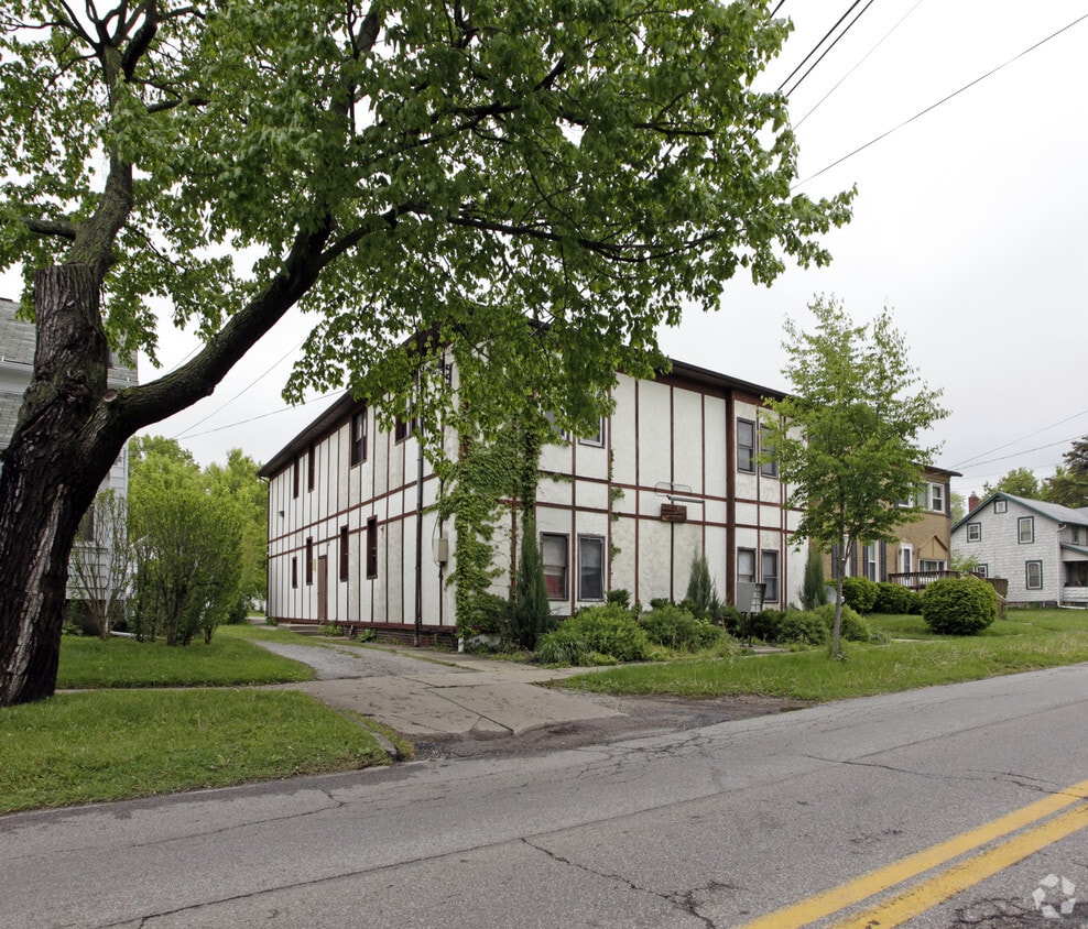 Primary Photo - 612 W Highland Ave