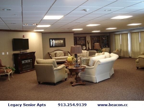 Foto del edificio - 2 br, 1 bath Apartment - 18725 W 119th St
