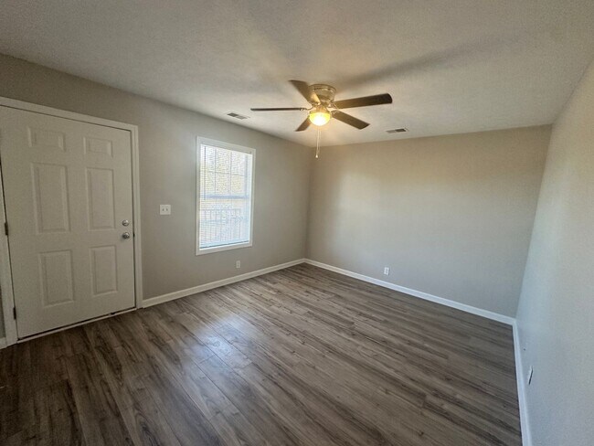 Building Photo - 10012 Michaele Ln