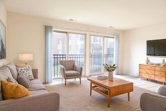 Interior Photo - Glencoe Hills