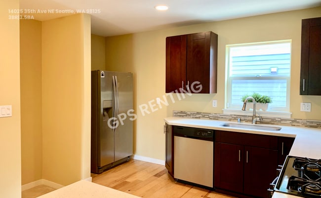 Foto del edificio - 14025 35th Ave NE