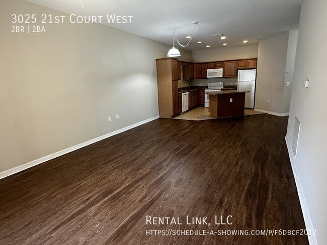 Building Photo - 3025 21 Ct W