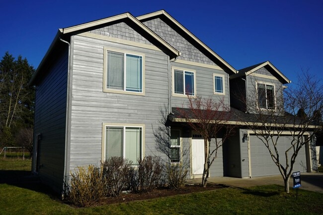 Building Photo - 4316 NE 58th Cir