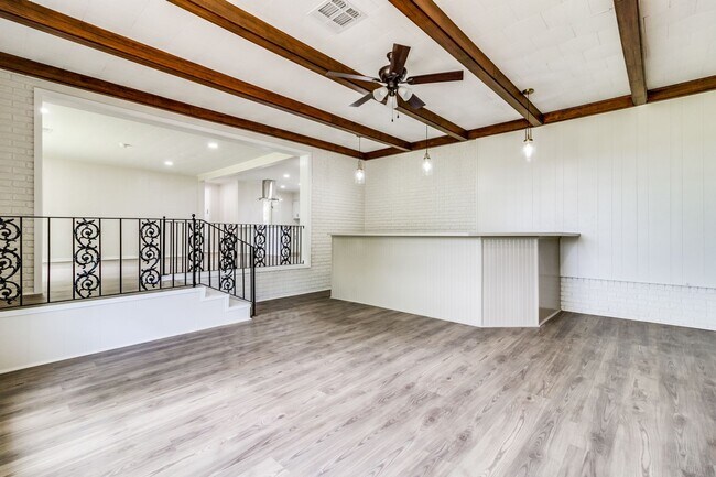 Foto del edificio - 3 Bed/3 Bath House