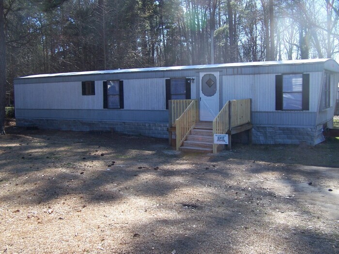 Primary Photo - 2 Bedroom 1 Bath Mobile Home For Rent!