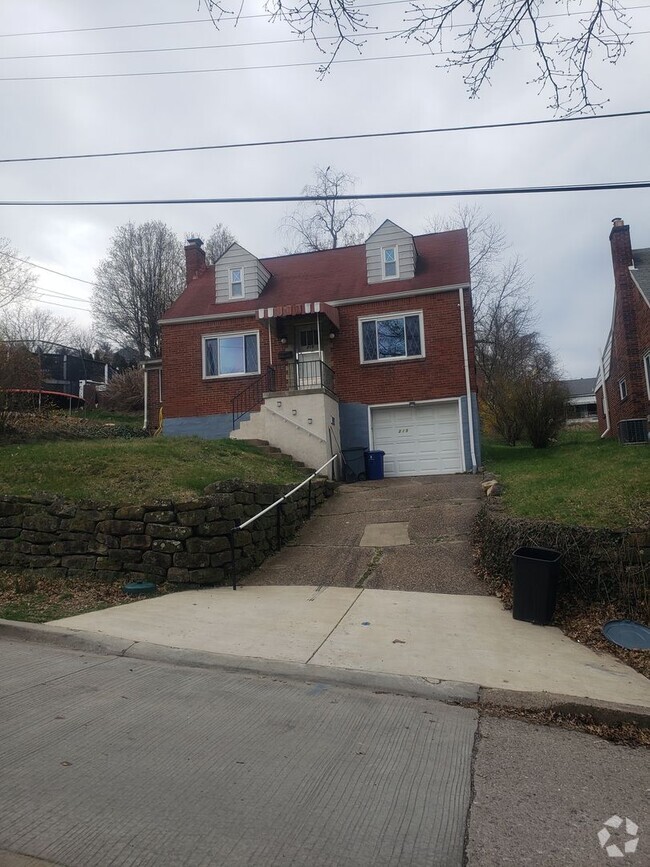 Building Photo - 215 Cheston St