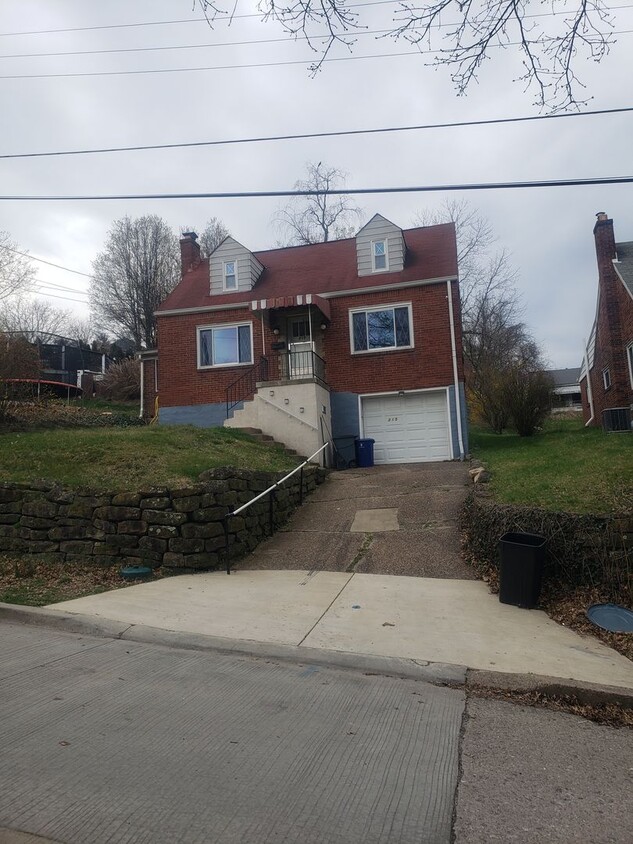 Primary Photo - 215 Cheston St