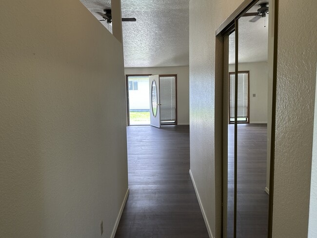 Building Photo - 202 Fern Ln