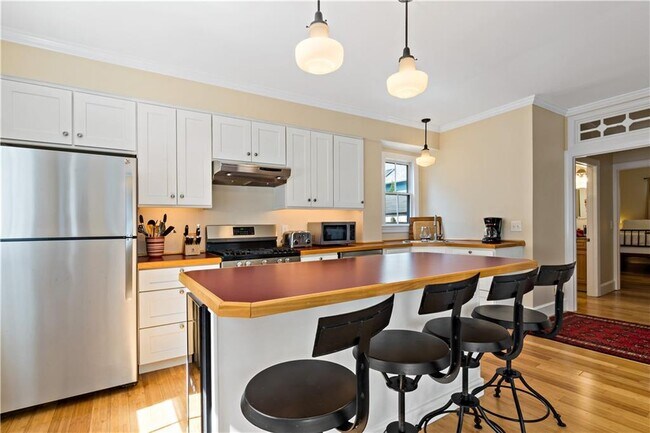 Foto del edificio - 6 Gladding Ct