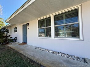Building Photo - 16 Ridgewood Cir