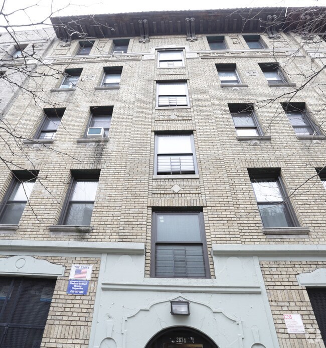 Building Photo - 2674 Valentine Ave