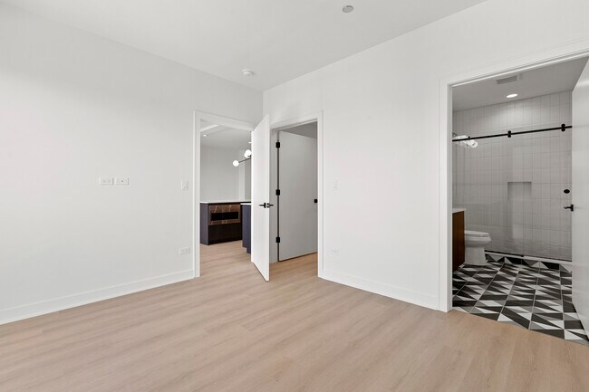 Foto del edificio - 1801 W Grand Ave