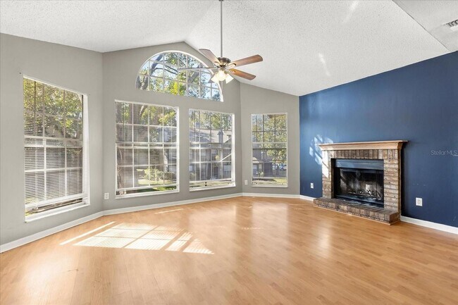 Building Photo - 962 Newcastle Cir