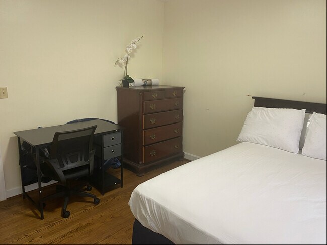 Foto del edificio - 3240 Whitehall Rd