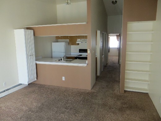 Building Photo - 532 Oakwood Dr