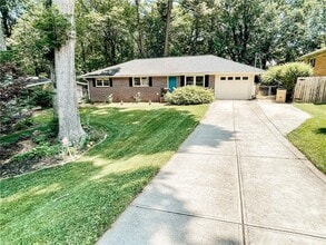 Building Photo - 116 Indian Trail