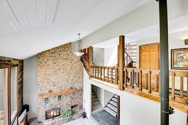 Building Photo - 2302 Mt Evans Blvd