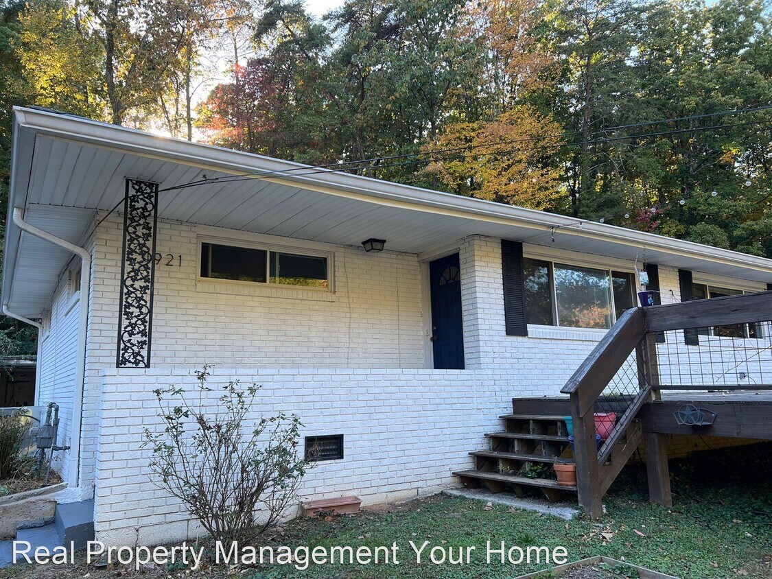 2 br, 1 bath House 1921 Hixson Pike House Rental in Chattanooga, TN