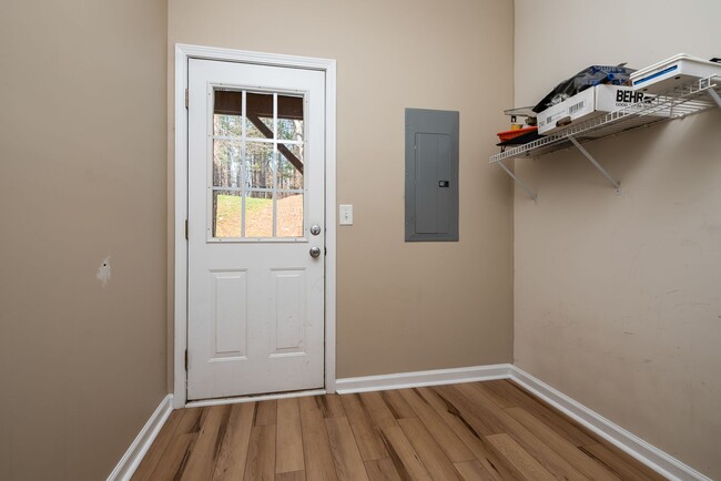 Building Photo - NW Raleigh Townhouse- Available April 10th