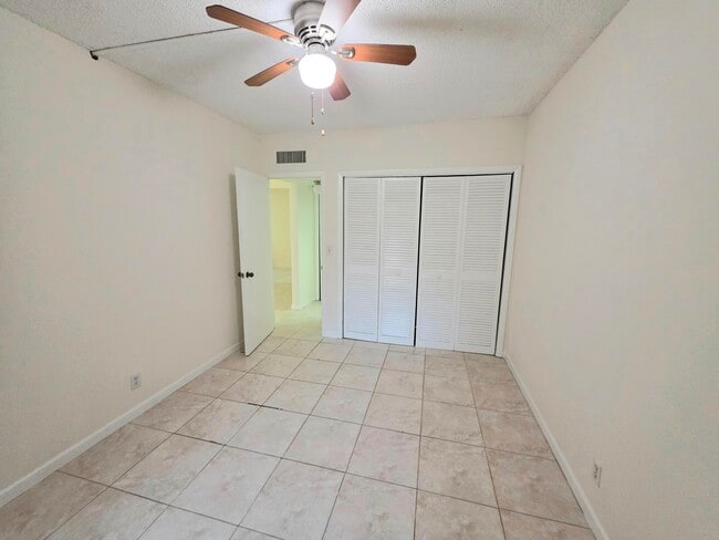 Foto del edificio - 683 NW 13th St