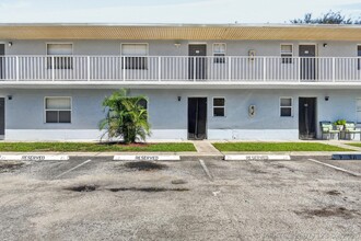 Building Photo - 617 Ixoria Ave