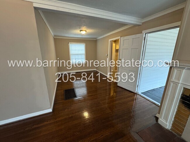 Building Photo - 818 Sunset Dr