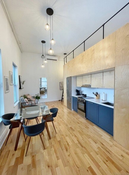 Foto principal - 139 Orange St